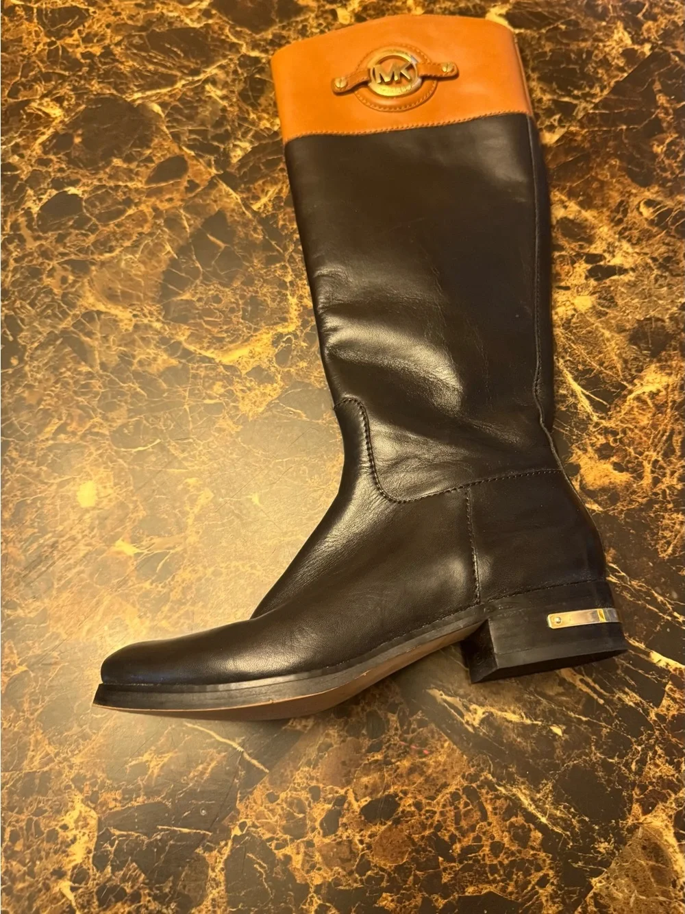Micheal Kors Black and Tan Leather Fold-Over Boots-size 7
